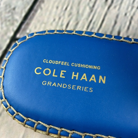 COLE HAAN PINCH MAINE CLASSIC Blue Embossed Leather Sling Back Sandals (Narrow) - Picture 10 of 17